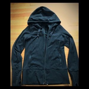 Lululemon scuba hoodie size 4